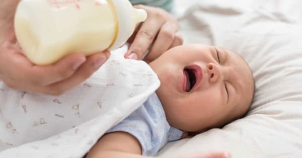 BA MẸ CÓ NÊN ĐỔI SỮA THƯỜNG XUYÊN CHO BÉ ?