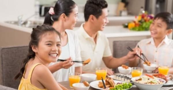 04 THÓI QUEN LỊCH SỰ KHI ĂN UỐNG CẦN DẠY CÁC BÉ