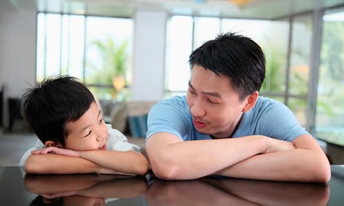 8 câu nói của bố mẹ giúp con kích thích và phát triển trí não