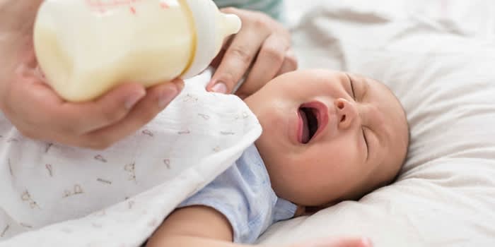 BA MẸ CÓ NÊN ĐỔI SỮA THƯỜNG XUYÊN CHO BÉ ?