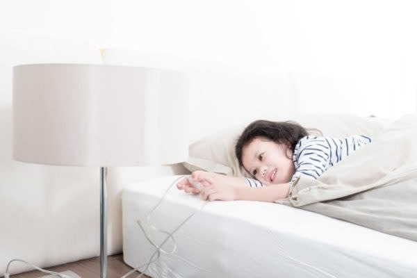 trẻ tự kỷ, nguyên nhân triệu chứng và cách điều trị 1