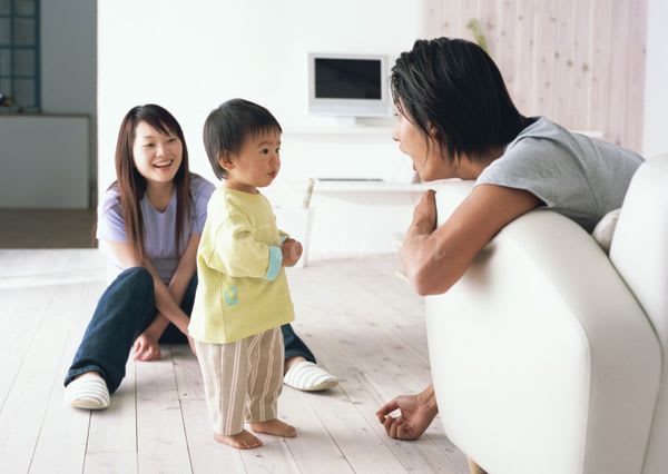 7 ĐIỀU CẦN HỌC HỎI CHA MẸ NHẬT KHI DẠY CON