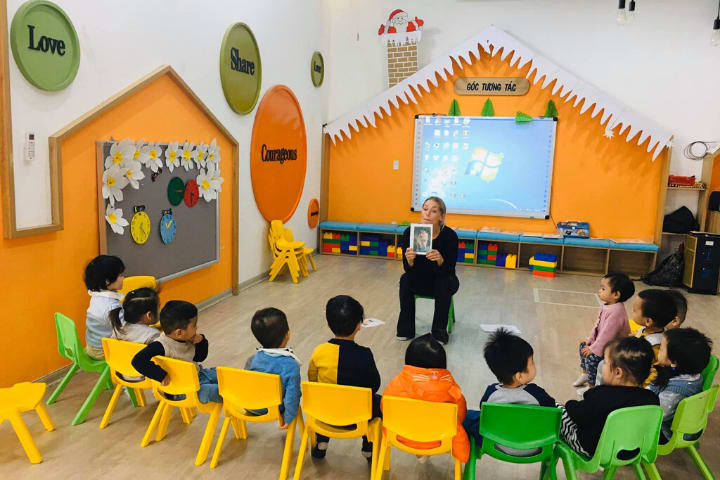 04 Lợi ích của việc cho trẻ đi học sớm