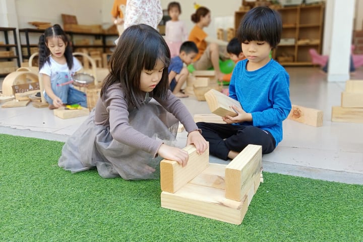 Bí quyết để con hòa nhập và ít khóc khi lần đầu tới trường