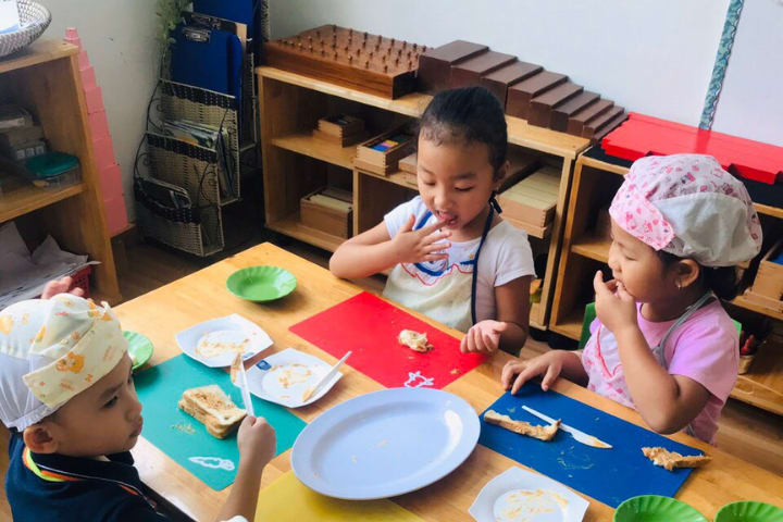 KID’S WORLD ĐỒNG HÀNH CÙNG CON TRONG NHỮNG BƯỚC CH N ĐẦU TIÊN