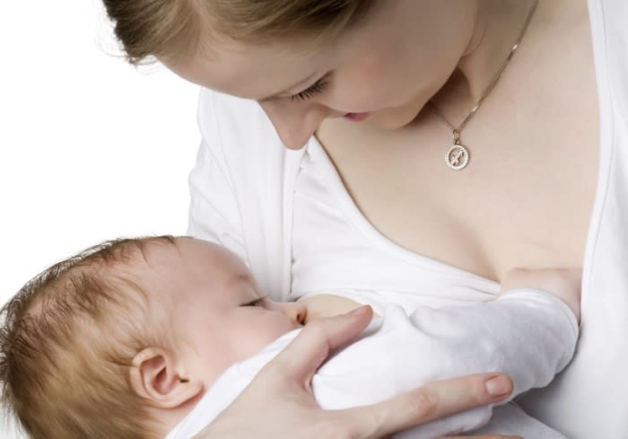 SỮA MẸ NÓNG LÀ NHƯ THẾ NÀO? SỮA MẸ NÓNG THÌ PHẢI LÀM SAO?