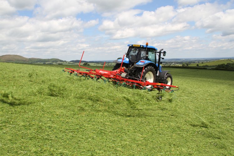 Kverneland 8590