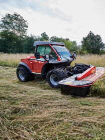 Plain Mowers - VICON EXTRA 328F - 332F - FRONT MOUNTED DISC MOWER, with its responsive headstock makes it easy to use