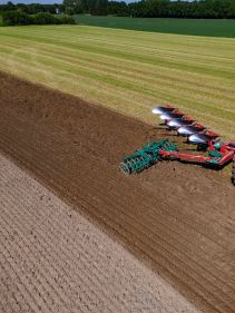 Kverneland Packomat, perfect seedbed while ploughing, kvernelands unique steel provides light and robust implement