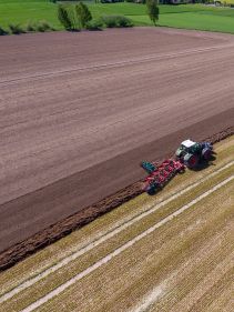 Kverneland Packomat, perfect seedbed while ploughing, kvernelands unique steel provides light and robust implement