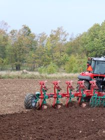 Kverneland Packomat, perfect seedbed while ploughing, kvernelands unique steel provides light and robust implement