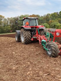 Kverneland Packomat, perfect seedbed while ploughing, kvernelands unique steel provides light and robust implement