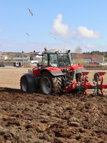 Kverneland Packomat, perfect seedbed while ploughing, kvernelands unique steel provides light and robust implement