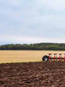 Kverneland 6300 S, provides the best soil preparation while ploughing