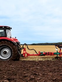 Kverneland 6300 S, provides the best soil preparation while ploughing