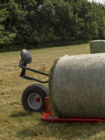 Round Bale Wrappers - Kverneland 7730, made for smaller tractors but still fully atuomatic