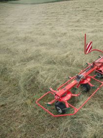 Kverneland 8460 - 8480, compact tedders for hay making