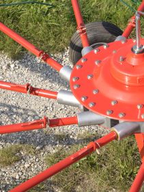 Single Rotor Rakes - Kverneland 9542 - 9546, high performance single rake designed to last for a long time