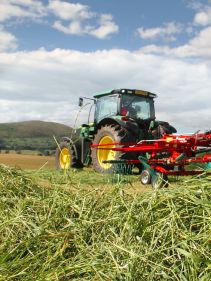 Double Rotor Rakes - Kverneland 9580 C - 9584 C - 9590 C Hydro, heavy duty rakes which performs in the toughest conditions