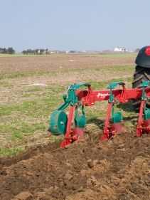 Kverneland AB AD, easy and efficient ploughing