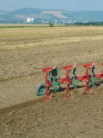 Kverneland Packomat, perfect seedbed while ploughing, kvernelands unique steel provides light and robust implement