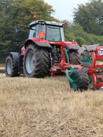 Kverneland Packomat, perfect seedbed while ploughing, kvernelands unique steel provides light and robust implement