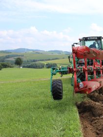 Kverneland EG LB efficient plough for medium to heavy soils, great range of accessories