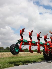 Kverneland Ecomat compact while travelling above ground, dragged by tractor