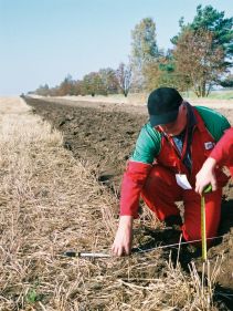 Kverneland Ecomat, tills soil efficient from 10-18cm. Increases quality in soil preparation and more economical