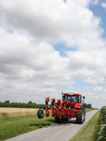 Kverneland Ecomat compact while travelling above ground, dragged by tractor