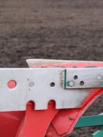 Stubble Cultivators - Kverneland Knock On System is the easiest way exchanging parts