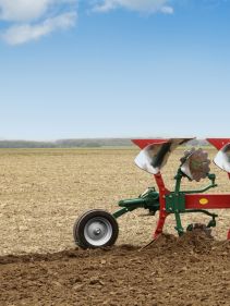 Kverneland EG LB efficient plough for medium to heavy soils, great range of accessories