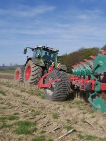 Kverneland PG RG, Kverneland Vari-Width® system, easy in use while ploughing and adjusting