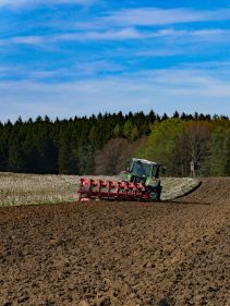 Kverneland PG RG, Kverneland Vari-Width® system, easy in use while ploughing and adjusting