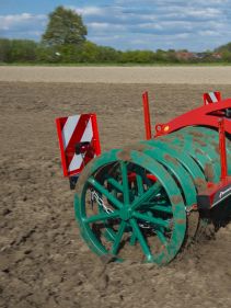 Packers - Kverneland Front Soil Packer, optimal productivity, robust and easy to maneuver during operating on field