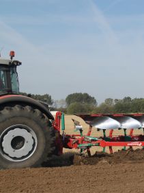 Kverneland Packomat, perfect seedbed while ploughing, kvernelands unique steel provides light and robust implement