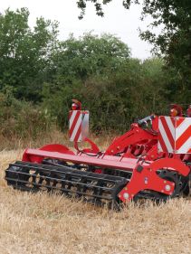 Kverneland QualidiscFarmer operating up to 10cm deep, user friendly setting and good levelling and controlled soil flow