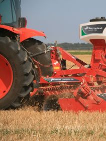 Kverneland a-drill can be equipped with both a hydraulic and a electric fan