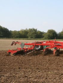 Kverneland CTC Cultivator performs perfect mixing and levelling with reduces maintenance