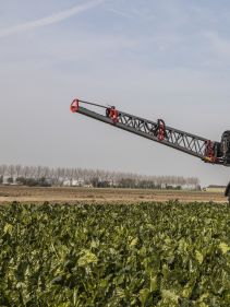 Kverneland iXtrack T3, compact sprayer, stable and precise with intelligent technology