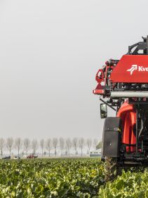 Kverneland iXtrack T3, compact sprayer, stable and precise with intelligent technology