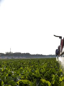 Kverneland iXtrack T3, compact sprayer, stable and precise with intelligent technology