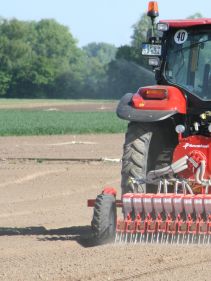 Kverneland Miniair Nova pneumatic precision seed drill for a large variety of natural, coated or pelleted seeds