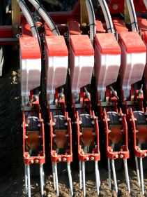 Kverneland Miniair Nova pneumatic precision seed drill for a large variety of natural, coated or pelleted seeds