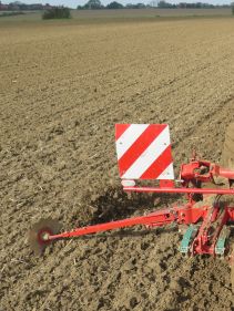 Kverneland u-drill, universal seed drill combination - seedbed preparation and levelling