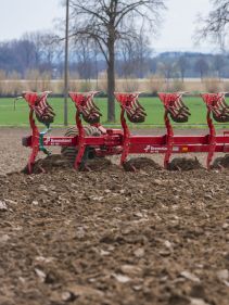 Kverneland PG RG, Kverneland Vari-Width® system, easy in use while ploughing and adjusting