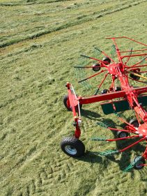 Double Rotor Rakes - Kverneland 9580 C - 9584 C - 9590 C Hydro, heavy duty rakes which performs in the toughest conditions