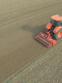 Kverneland H series, robus medium sized but effective in most conditions