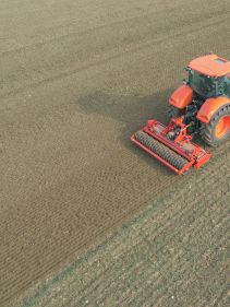Kverneland H series, robus medium sized but effective in most conditions