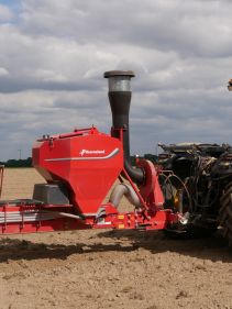 Kverneland optima TFprofi, high performance and reduced tractor power requirement